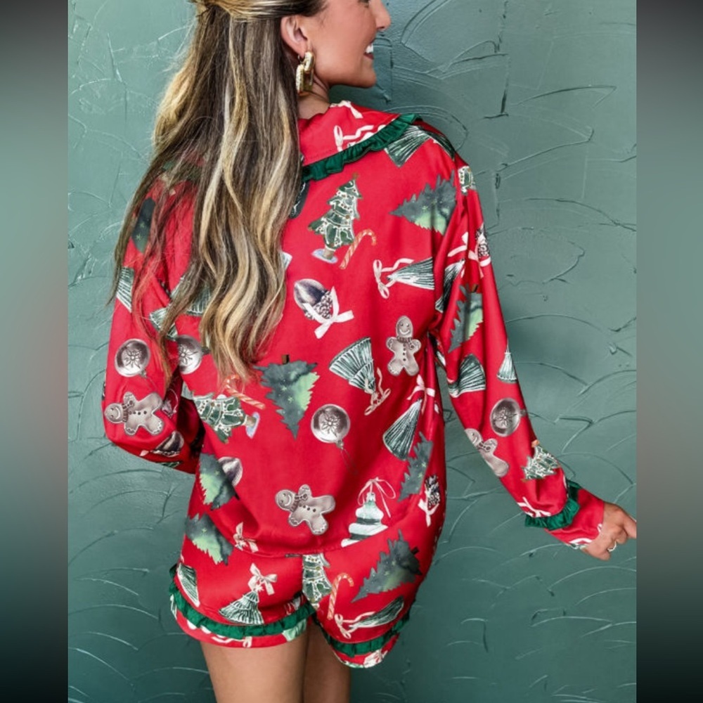 ⭐️🚨🚨SALE🚨🚨 Red Christmas Women's Pajama Set - Picture 2 of 2